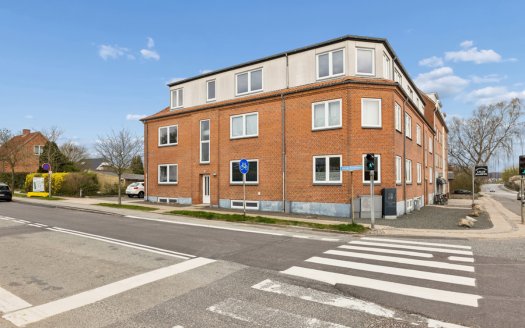Til ejendomme (14)