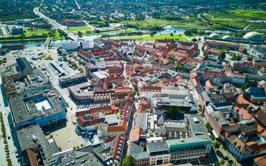 Til ejendomme (7)