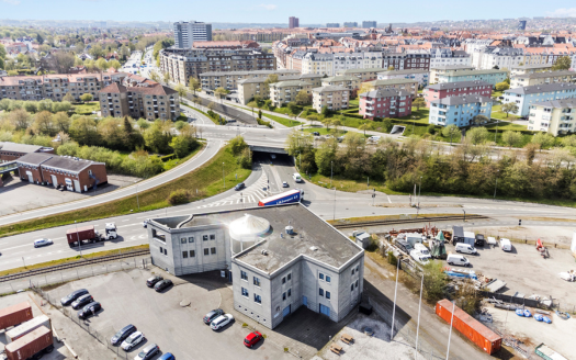 Til ejendomme (4)