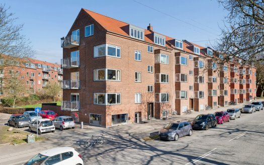 Til ejendomme (15)