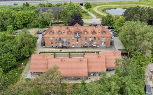 Til ejendomme (1)